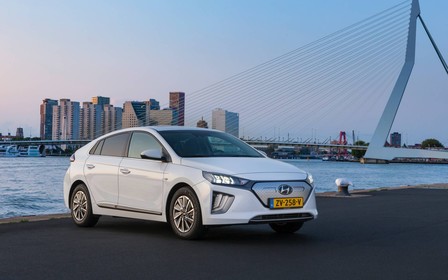 Дальше едешь? Обновленный электрокар Hyundai Ioniq официально дебютировал. ФОТО