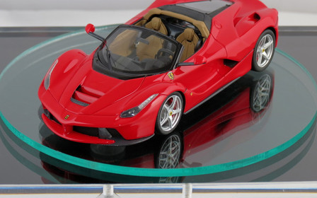 Дизайн Ferrari LaFerrari Spider показали на масштабной модели