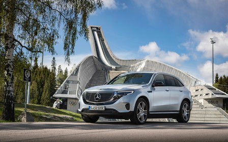 Електричний Mercedes-Benz EQC везуть до салонів офіційних дилерів. Скільки коштує?