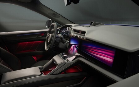 Електричний Porsche Cayenne показав новий інтер’єр, але не поспішає «роздягатися»