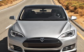 Электрокары Tesla Model S отзывают в полном объеме