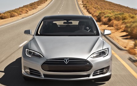 Электромобиль Tesla Model S проехал на одном заряде 728 километров