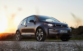 Еще немного — и только б/у. У BMW i3 RЕx нет будущего?