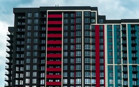 Фасадні роботи у секціях 1 та 2 житлового комплексу SKYGARDEN завершено