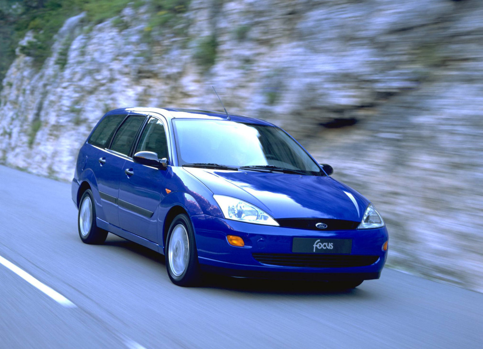 AUTO.RIA – Ford Focus Wagon и Peugeot 307 Break - что лучше?