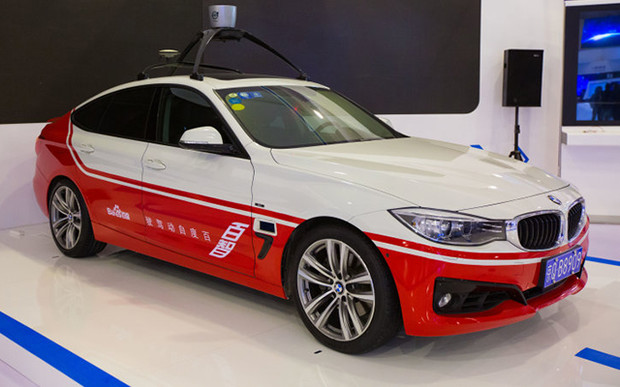 Глава Baidu снял с тестов незавершенный беспилотный автомобиль, чтобы проехаться по Шанхаю