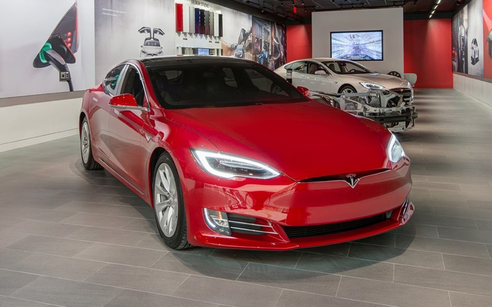 AUTO.RIA – Tesla Model S перевели на топливные ячейки