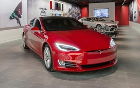 Голландцы построили Tesla Model S с запасом хода в 1000 километров
