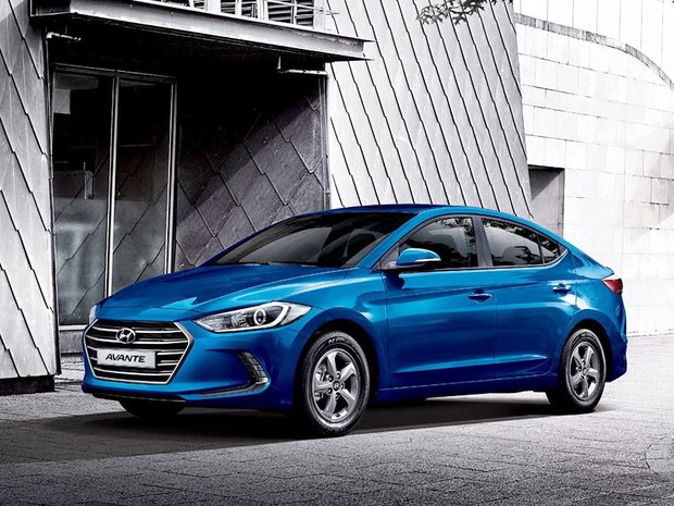 Hyundai официально представил обновленную Elantra