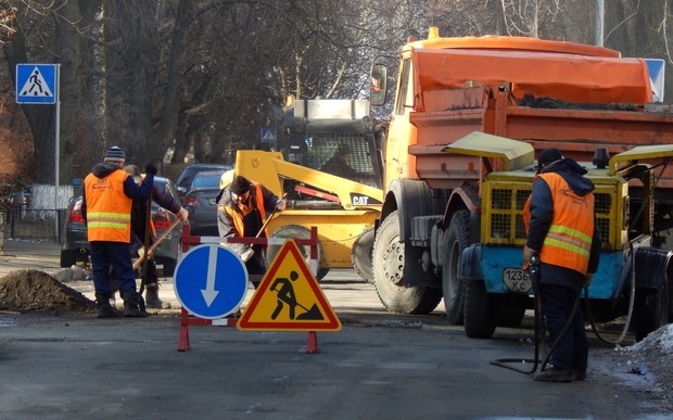 И у тебя починят! Власти Киева пообещали ремонт дорог в 760 дворах