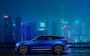 Jaguar показал первые изображения серийного F-Pace