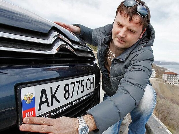 Кабмин работает над проблемами крымских автомобилистов