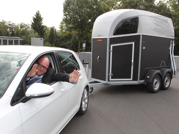 Как ездить с прицепом задним ходом: норвежцы отжигают