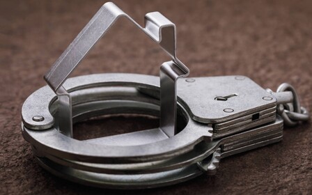 Как снять арест с имущества должника – Минюст