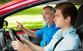 Как выбрать автошколу: 4 шага 