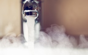 Харьковчанам снизят на 30% тариф на горячую воду и отопление за апрель
