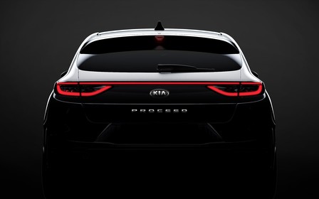 Kia ProCeed нового поколения показал «ягодицы»