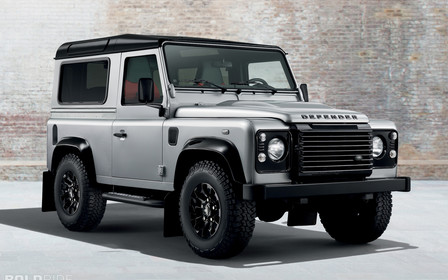 Классический Land Rover Defender могут вернуть на конвейер