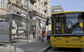 Кличко открыл в Киеве «умную» автобусную остановку