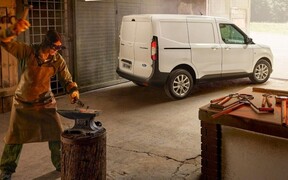 Коли кожна гривня важить: 9 нових фургонів ціною до $30 000 і один, що переступив межу