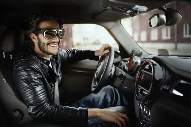Компания Mini представила очки «дополненной реальности» для автомобилистов
