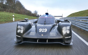 Компания Porsche представила новый спорткар для гонок на выносливость