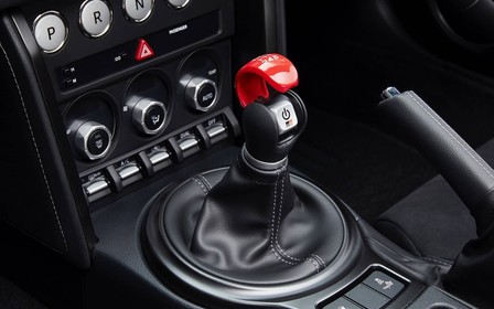 Концептуальное купе Toyota GR HV Sports оборудовали механическим «автоматом»