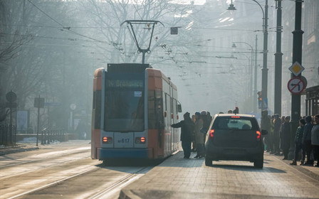 Краков задыхается от смога: Работает бесплатный общественный транспорт и ограничено использование автомобилей