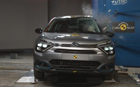 Краш-тест: Citroen C4 разбили на 4 звезды. ВИДЕО