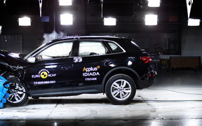 Краш-тесты EuroNCAP: Новый Audi Q5 разбили на пять звезд