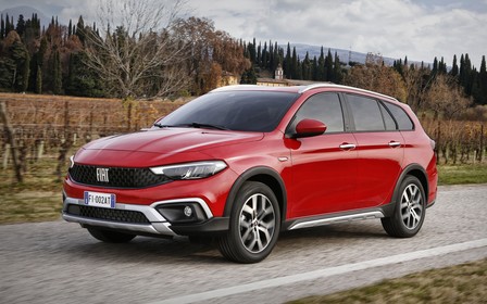 Крос-універсал Fiat Tipo SW Cross показали на відео