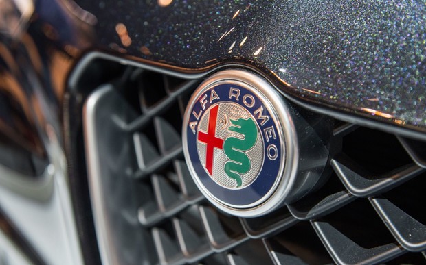 Кроссовер Alfa Romeo Stelvio покажут позже намеченного