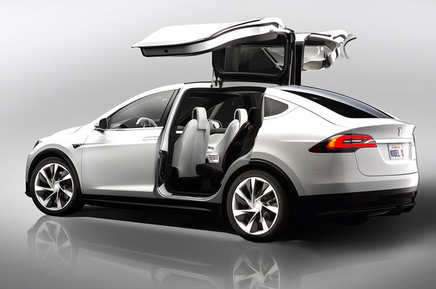 Кроссовер Tesla Model X получит двери в форме «крылья сокола»