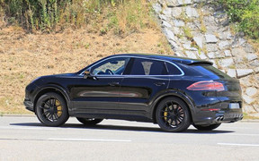 Купе Porsche Cayenne сфотографировали без камуфляжа