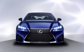 Lexus сложил цену седану GS F