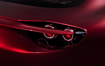 Mazda запатентовала антикрыло, которое прячется в фары