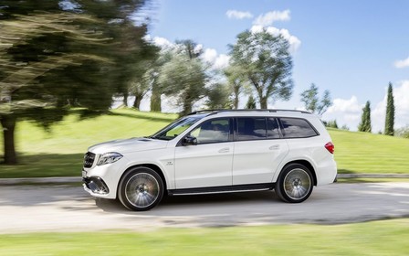 Mercedes представил новый внедорожник GLS