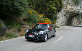 MINI представила топ-модификацию John Cooper Works