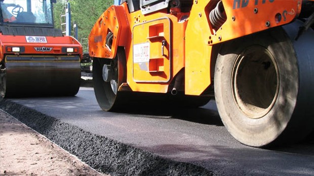Министр инфраструктуры: Украинские дороги смогут отремонтировать через 100 лет