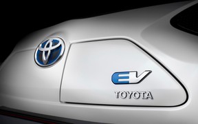 Минутное дело: Toyota сделает электрокар со сверхбыстрой зарядкой