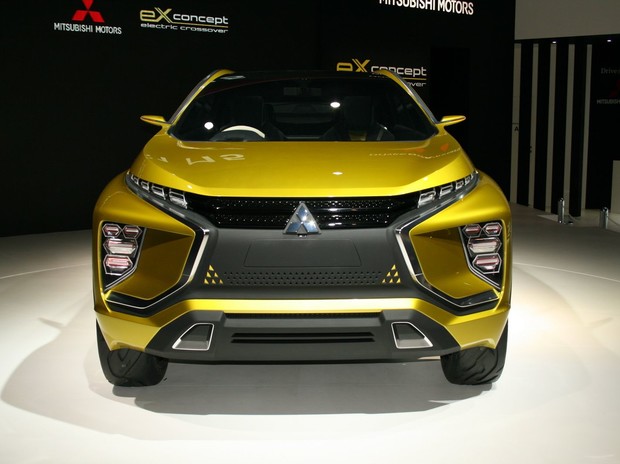 Mitsubishi показала концептуальный электрический кроссовер eX