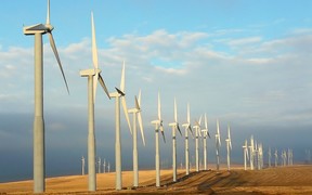 На узбережжі Азовського моря запустили ще 7 вітрогенераторів