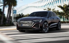 Найбільший електричний Audi Q8 e-tron отримав новий кузов та іншу назву