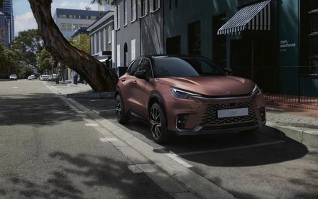 Найменший кросовер Lexus представили офіційно