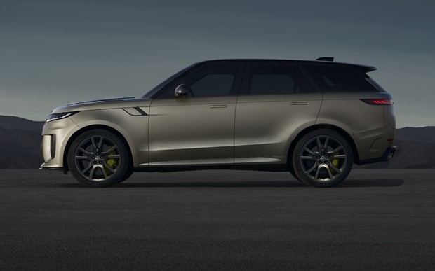 Найшвидший Range Rover продаватимуть в Україні. Що з ціною?