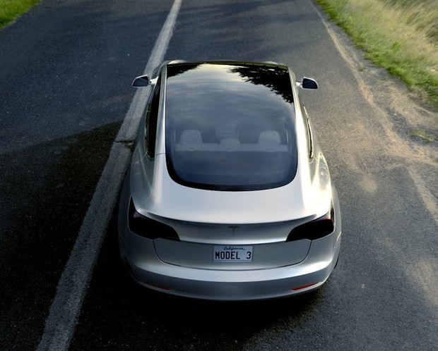 Не сейчас: Старт продаж Tesla Model 3 отложили на год
