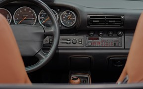 Не судите по обложке. Blaupunkt выпустила «голову» для старых авто