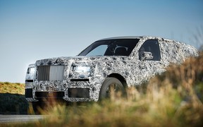 Не SUV: Первые фото прототипа вседорожного Rolls Royce