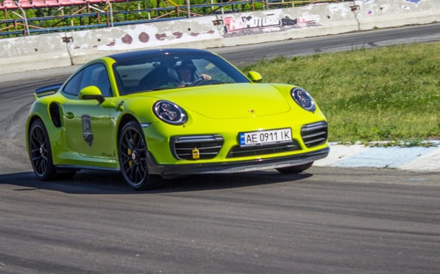 Need for Porsche: Тайм-аттак и праздник