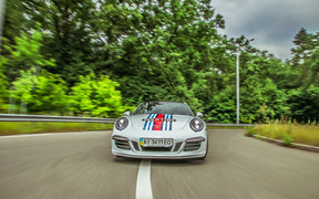 Noise MC: тест-драйв Porsche 911 Carrera 4 GTS